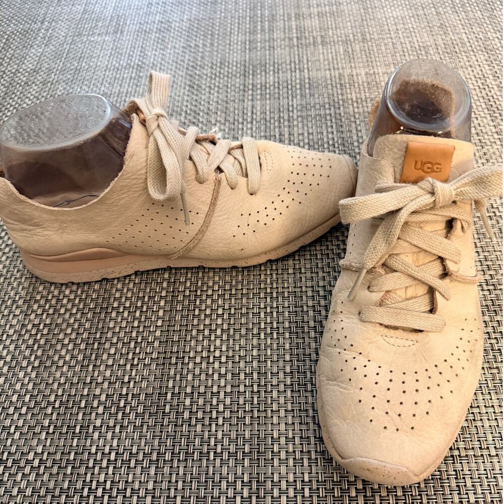 UGG  Women's Tye Sneaker Lightweight Nubuck Leather Casual Shoes 7 Minimalist